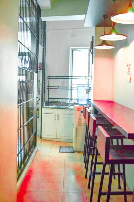 Jp Santiago Makati J308 *