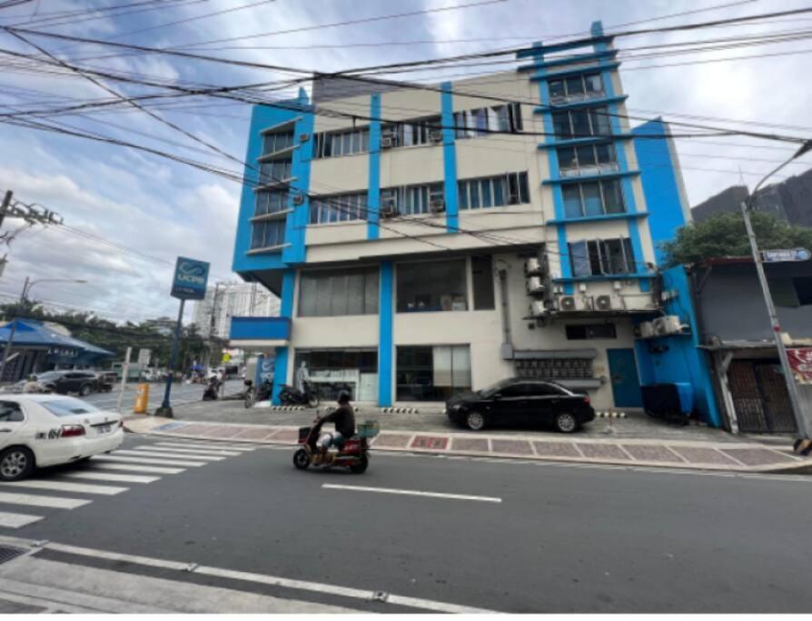 Jp Santiago Makati J308 Manila